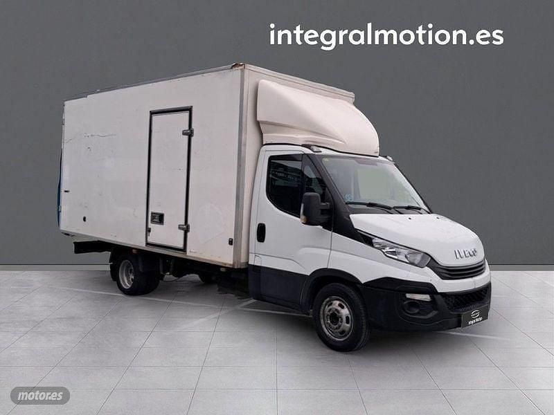 Usado Iveco Daily 150 CV (110 kW) 2018 Blanco Van