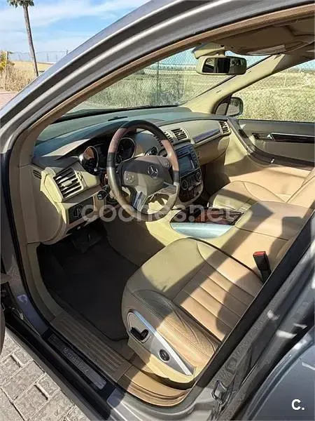 Usado Mercedes R320 224 CV (164 kW) 2009 Beige Familiar