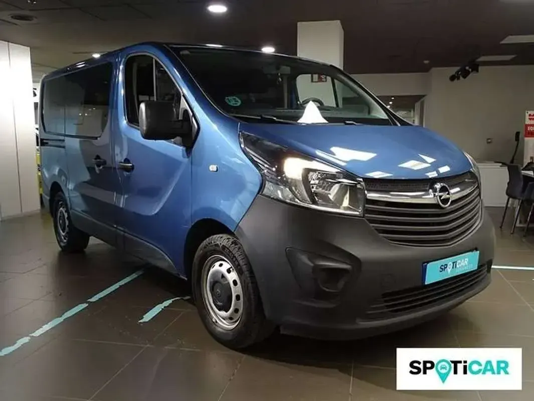 Usado Opel Vivaro S 125 CV (91 kW) 2018 Azul Monovolumen