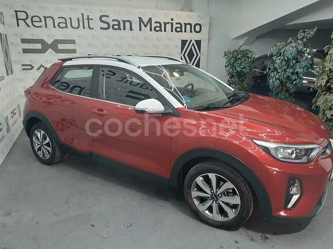 Usado Kia Stonic 120 CV (88 kW) 2021 Rojo SUV