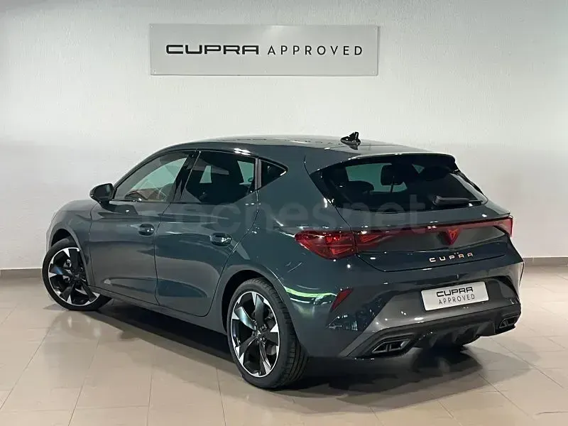 Usado Cupra Leon 150 CV (110 kW) 2024 Azul Berlina