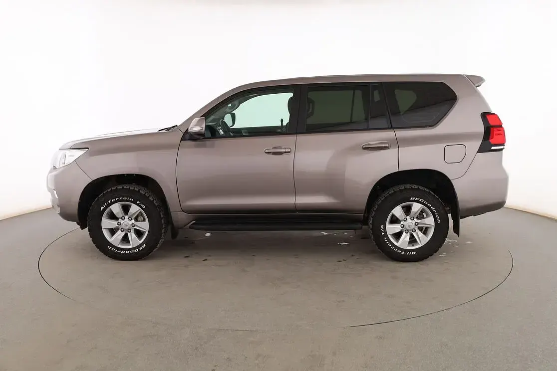 Usado Toyota Land Cruiser 177 CV (130 kW) 2018 Dorado SUV