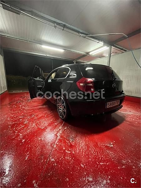Usado BMW 118 143 CV (105 kW) 2007 Negro Utilitario