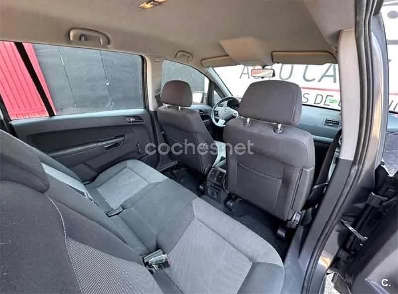 Usado Opel Zafira Family 115 CV (84 kW) 2010 Gris / plata Monovolumen