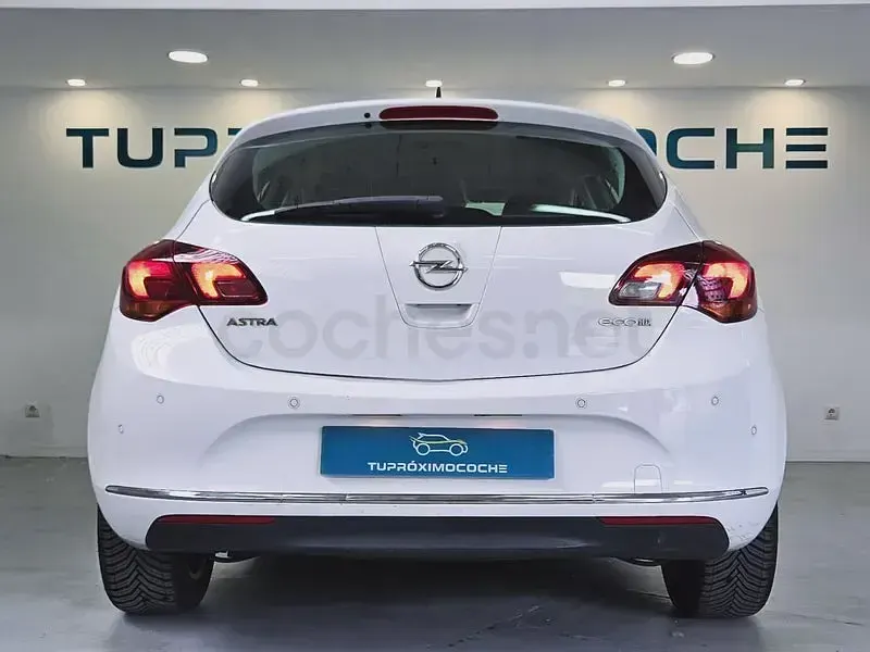 Usado Opel Astra Excellence 110 CV (80 kW) 2016 Blanco Berlina