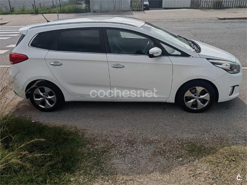 Blanco Usado 2015 Kia Carens Monovolumen | 7800 € (Buen precio) - Imagen 1/4