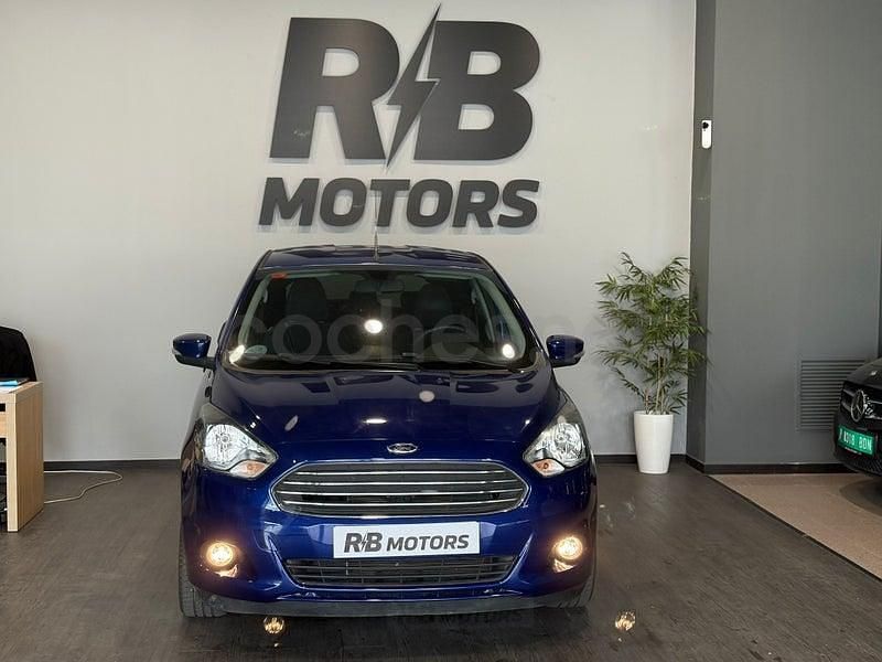 Usado Ford Ka Plus Ultimate 85 CV (62 kW) 2017 Azul Utilitario