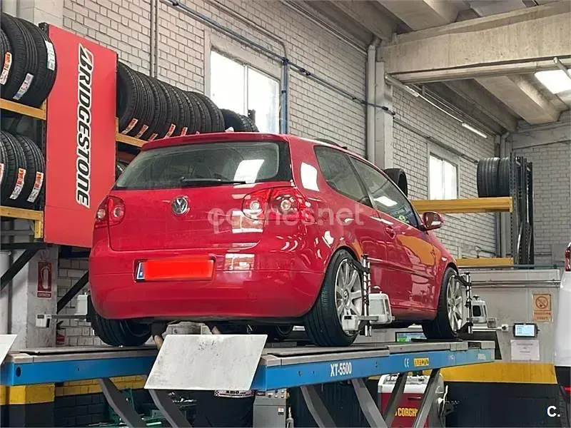Usado VW Golf VI 105 CV (77 kW) 2008 Rojo Utilitario