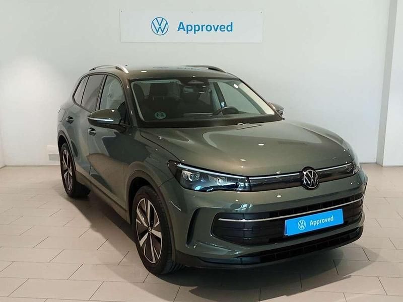 Verde Usado 2025 VW Tiguan SUV | 38.200 € (Precio justo) - Imagen 1/4