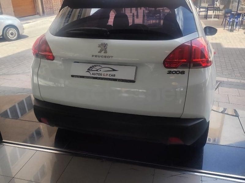 Usado Peugeot 2008 Access 82 CV (60 kW) 2015 Blanco SUV