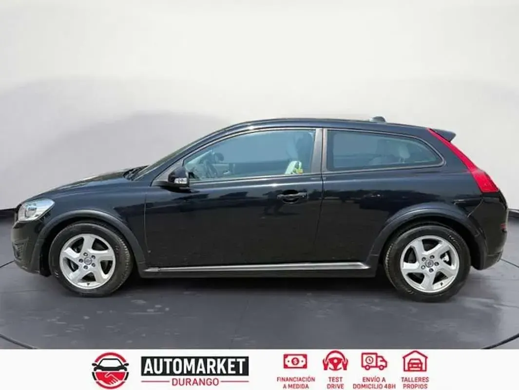 Usado Volvo C30 Kinetic 136 CV (100 kW) 2010 Negro Utilitario