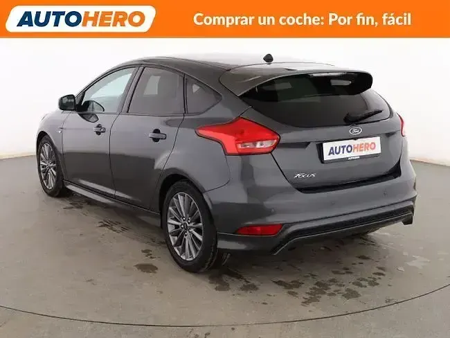 Usado Ford Focus ST-Line 120 CV (88 kW) 2018 Gris