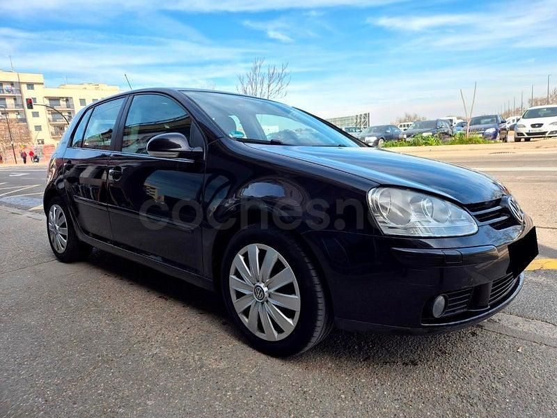 Usado VW Golf IV Trendline 105 CV (77 kW) 2006 Negro Berlina