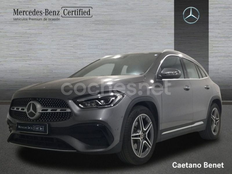 Gris / plateado Usado 2021 Mercedes GLA200 AMG line SUV | 37.900 € (Caro) - Imagen 1/4