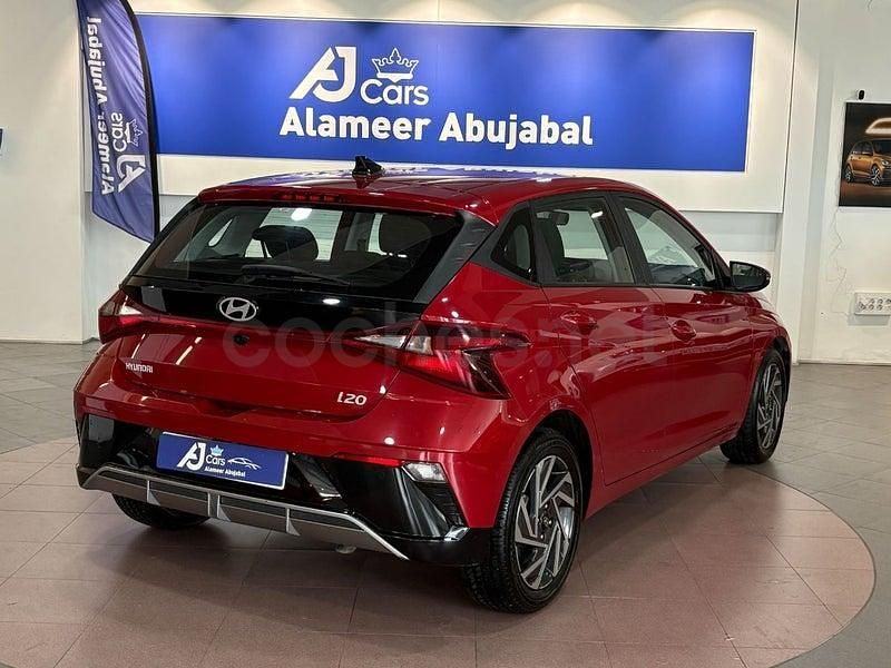 Usado Hyundai i20 100 CV (73 kW) 2024 Rojo Berlina