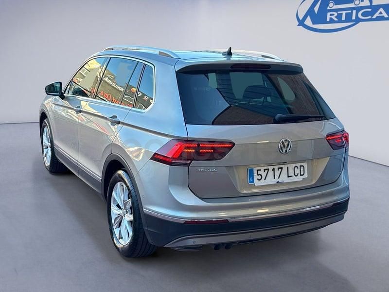 Usado VW Tiguan Sportline 150 CV (110 kW) 2020 Gris / plata SUV