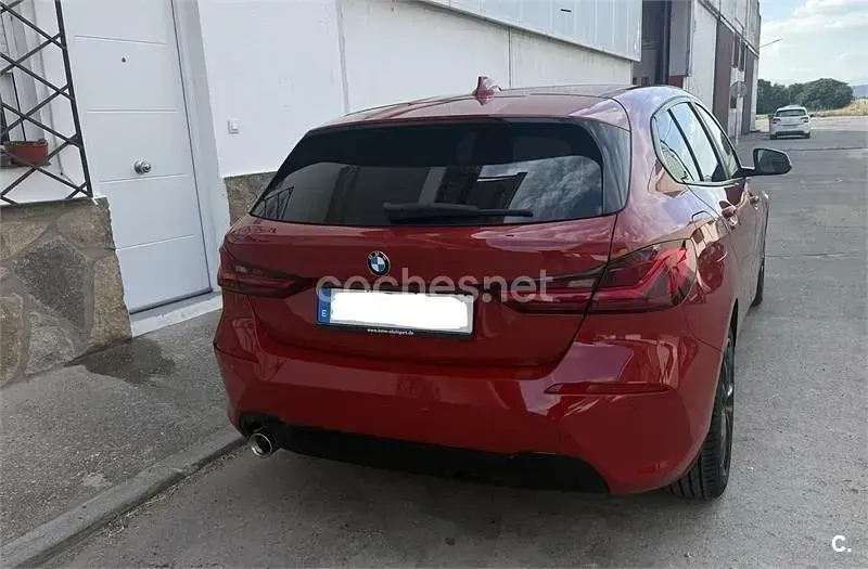 Usado BMW 116 116 CV (85 kW) 2020 Rojo Utilitario