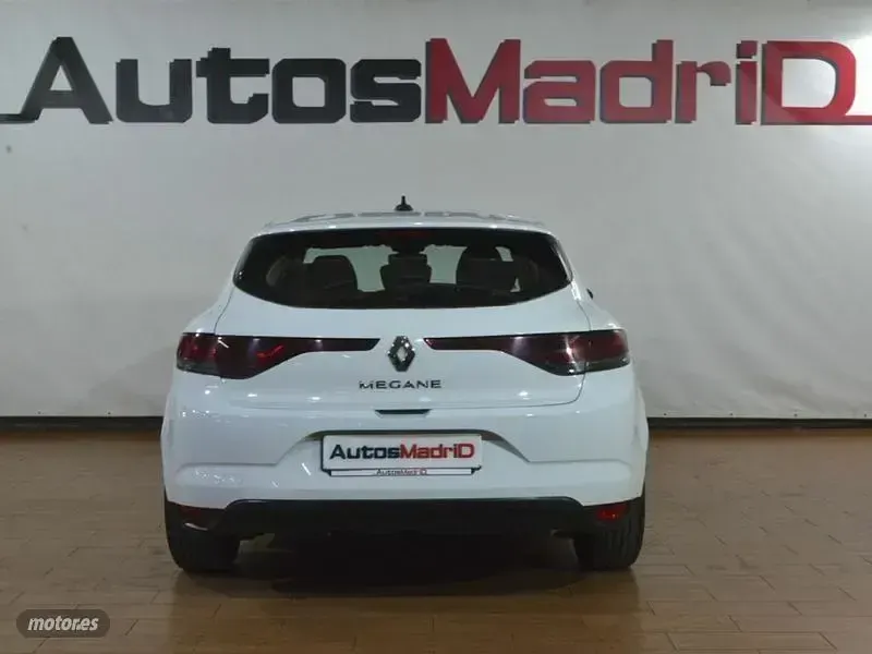 Usado Renault Mégane II Intens 140 CV (102 kW) 2022 Blanco Berlina