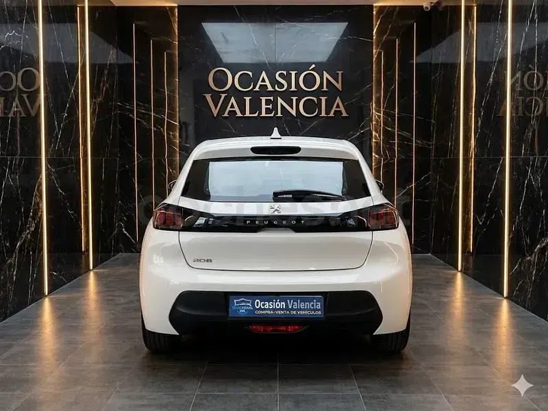 Usado Peugeot 208 Active 75 CV (55 kW) 2023 Blanco Utilitario