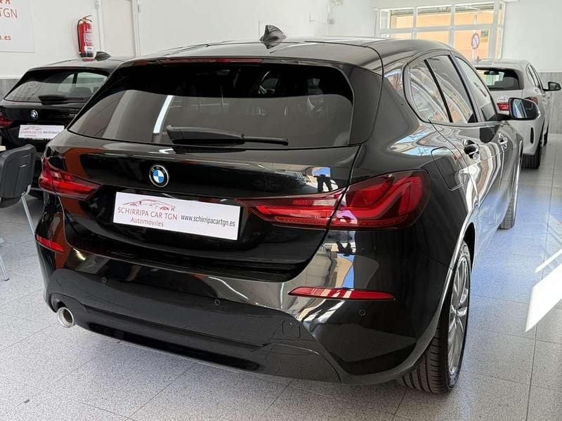 Usado BMW 118 Sport Line 136 CV (100 kW) 2022 Negro Utilitario