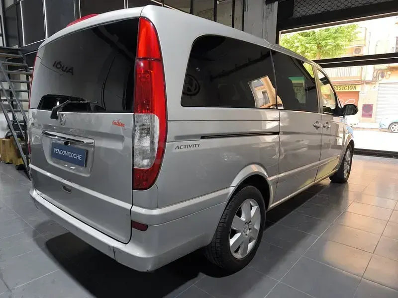 Usado Mercedes Viano 204 CV (150 kW) 2008 Gris / plata Monovolumen