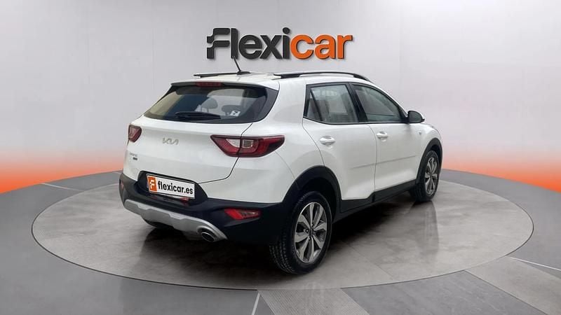 Usado Kia Stonic 101 CV (74 kW) 2023 Blanco SUV