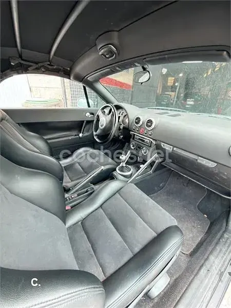 Usado Audi TT Roadster 180 CV (132 kW) 2004 Gris / plata Descapotable