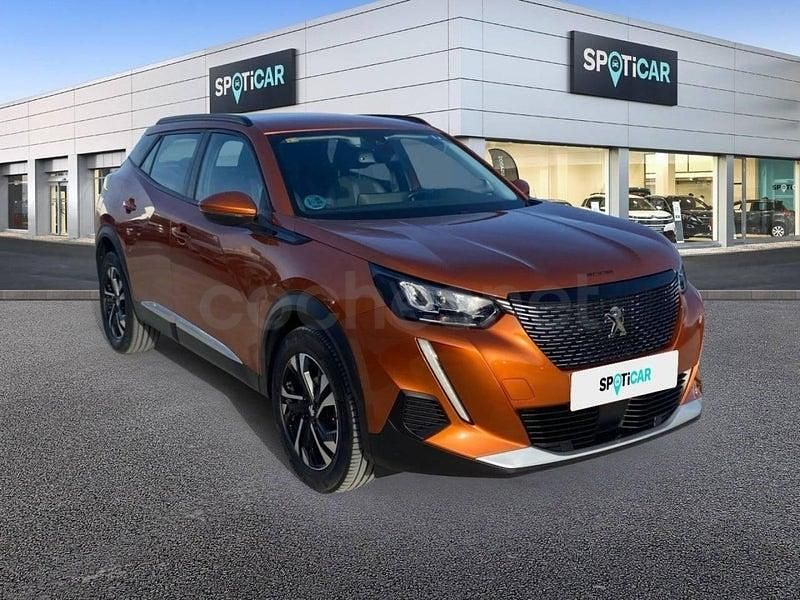 Usado Peugeot 2008 Allure 100 CV (73 kW) 2020 Naranja SUV