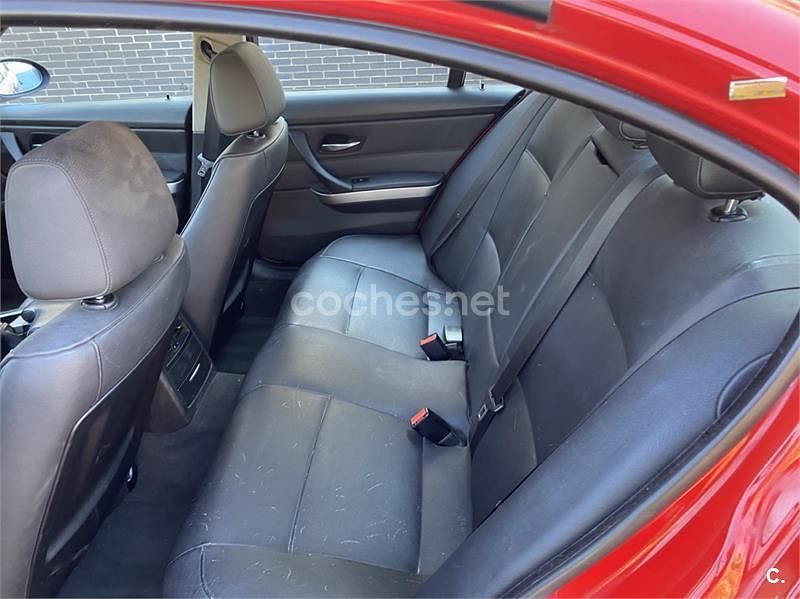 Usado BMW 318 122 CV (89 kW) 2006 Rojo Berlina