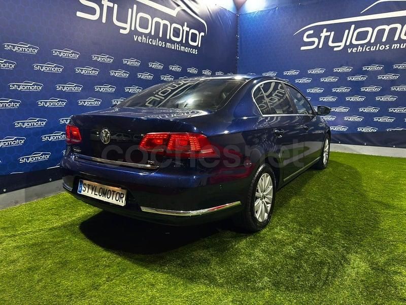 Usado VW Passat Advance 105 CV (77 kW) 2011 Azul Berlina