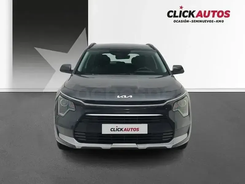Usado Kia Niro 129 CV (94 kW) 2025 Gris / plata SUV