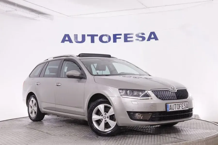 Usado Skoda Octavia Style 180 CV (132 kW) 2015 Bronce Familiar