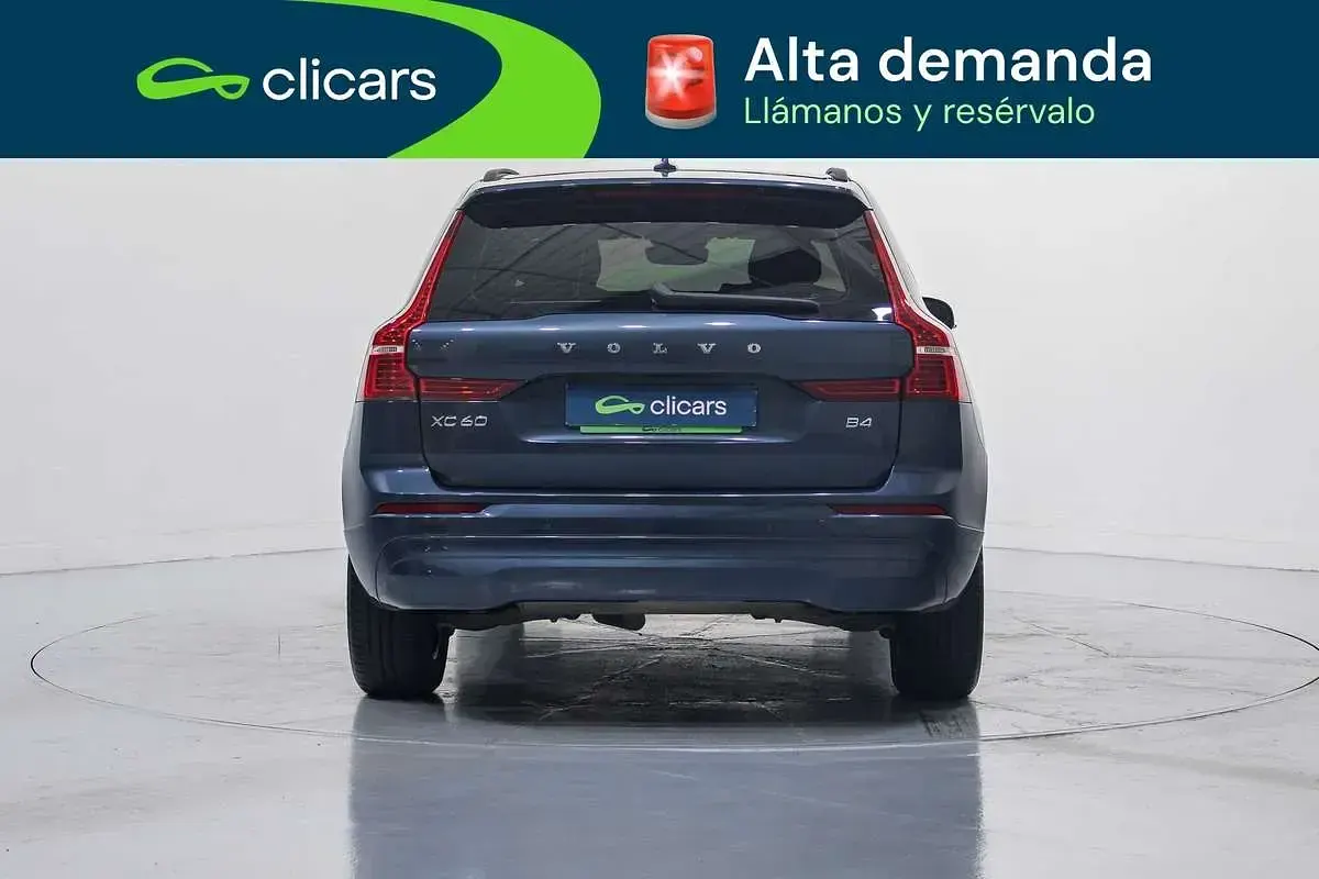 Usado Volvo XC60 Momentum 197 CV (144 kW) 2021 Azul SUV