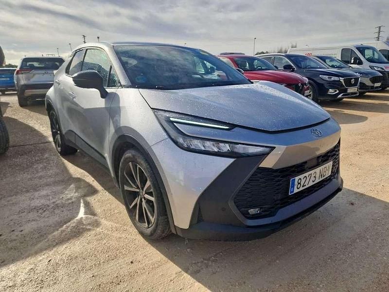 Usado Toyota C-HR Advance 141 CV (103 kW) 2025 Plateado SUV