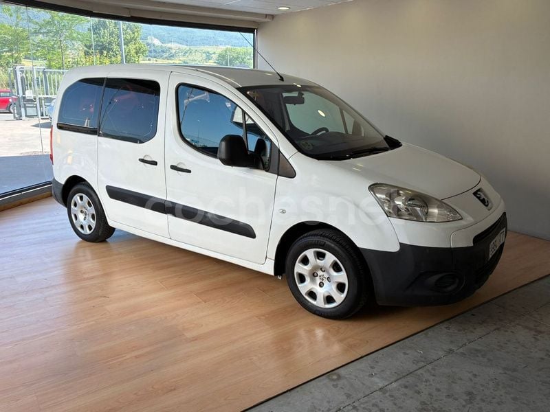 Usado Peugeot Partner Tepee 75 CV (55 kW) 2010 Blanco Monovolumen