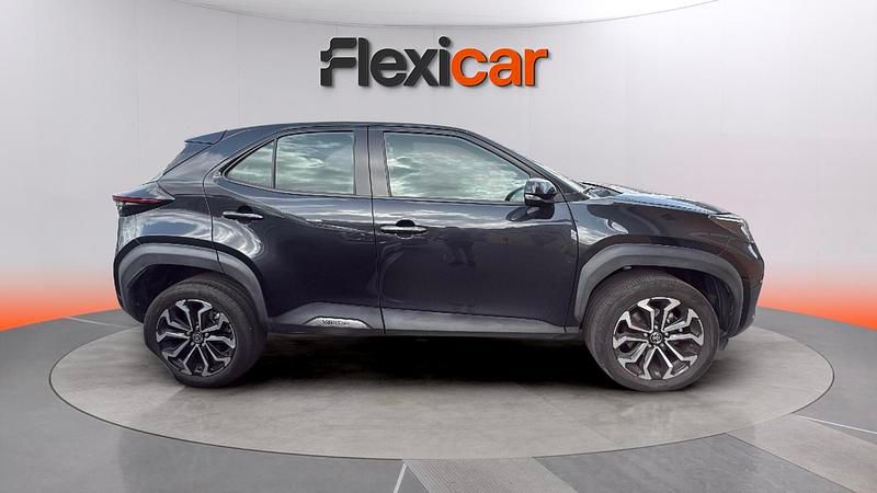 Usado Toyota Yaris Hybrid Active 116 CV (85 kW) 2024 Negro