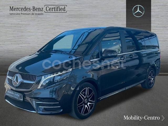 Gris / plata Usado 2024 Mercedes V220 Avantgarde Monovolumen | 66.200 € - Imagen 1/4