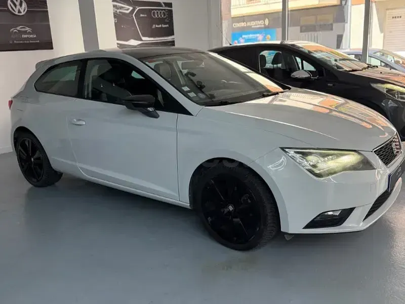 Usado Seat Leon I-Tech 122 CV (89 kW) 2014 Blanco Berlina