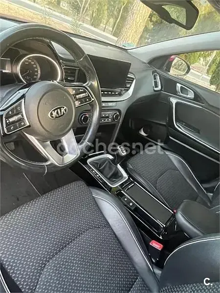 Usado Kia XCeed 115 CV (84 kW) 2020 Granate SUV