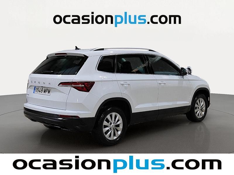 Usado Skoda Karoq Selection 115 CV (84 kW) 2024 Blanco SUV