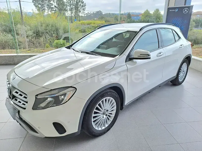 Usado Mercedes GLA200 136 CV (100 kW) 2019 Blanco SUV