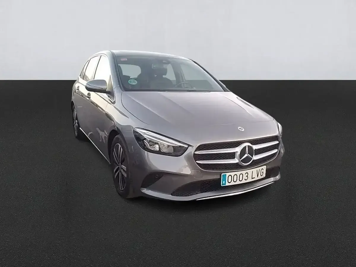 Usado Mercedes B180 116 CV (85 kW) 2021 Gris Utilitario