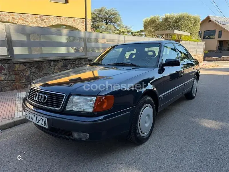 Usado Audi 100 174 CV (127 kW) 1993 Azul Berlina