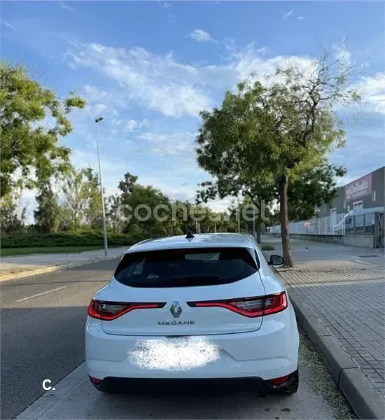 Usado Renault Mégane LIMITED 95 CV (69 kW) 2019 Blanco Berlina