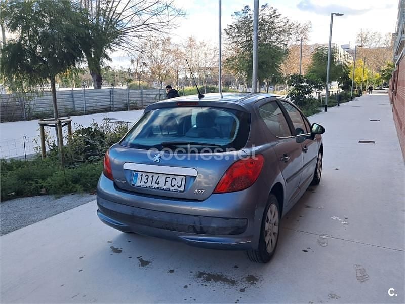 Usado Peugeot 207 90 CV (66 kW) 2006 Gris / plata Berlina