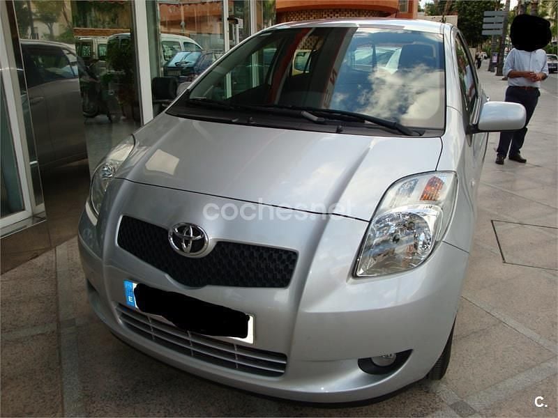 Begagnad Toyota Yaris Sol 87 HK (63 kW) 2007 Vit Halvkombi