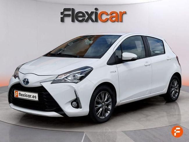 Usado Toyota Yaris Hybrid 100 CV (73 kW) 2020 Blanco