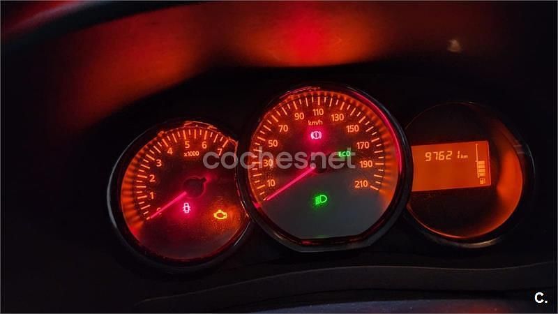 Usado Dacia Dokker Stepway 75 CV (55 kW) 2019 Blanco Monovolumen