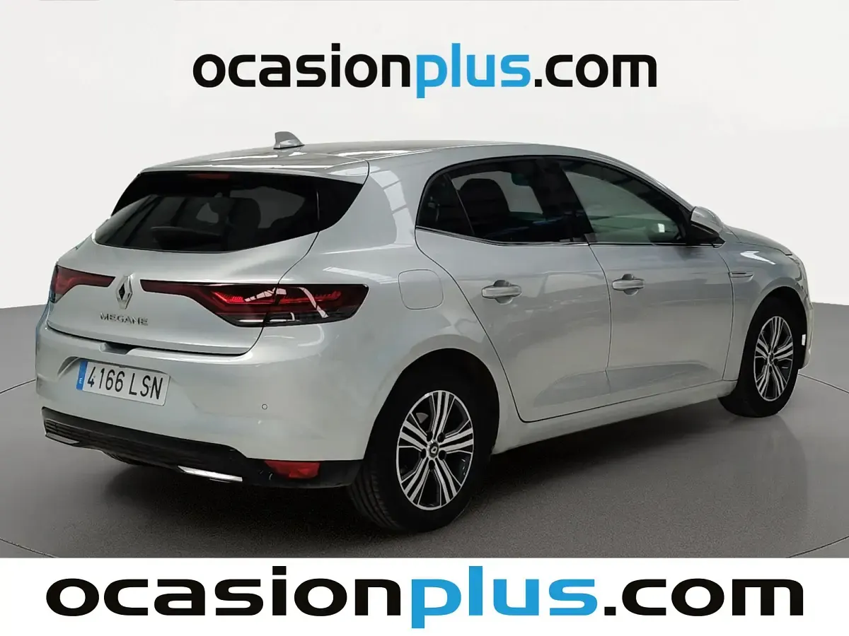 Usado Renault Mégane II Zen 116 CV (85 kW) 2021 Gris Berlina