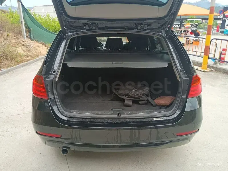 Usado BMW 318 143 CV (105 kW) 2013 Negro Familiar